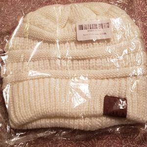 White ponytail beanie